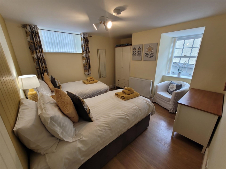 Twin bedroom Llys Bach