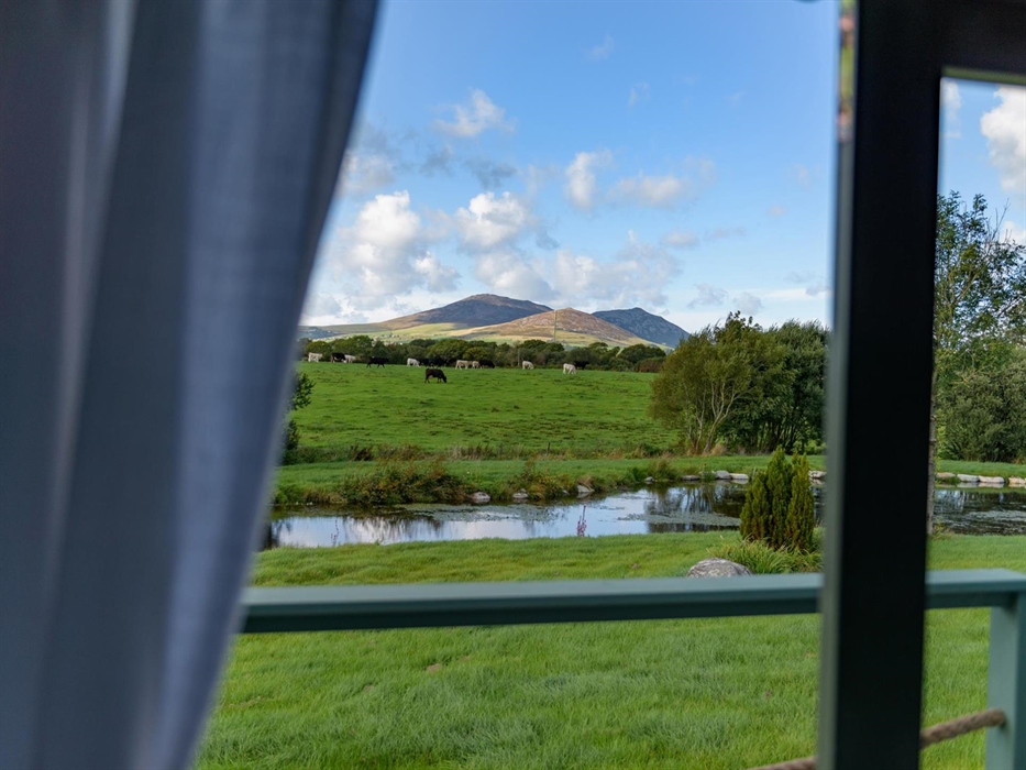 Brook Cottage Shepherd Huts - Angharad www.luxuryglampingwales.co.uk