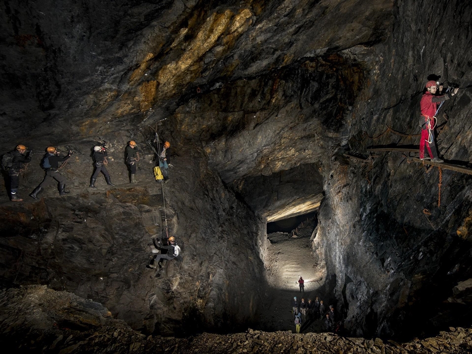 Go Below Underground Adventures Ultimate Xtreme Platforms