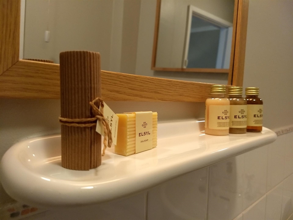 Complimentary toiletries included