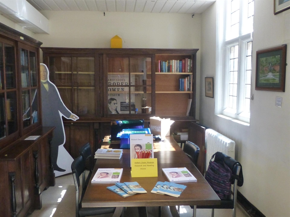 Research area and library. You are welcome to use this area to browse a publication, research into Robert Owen's life. Feel free to stay and relax her