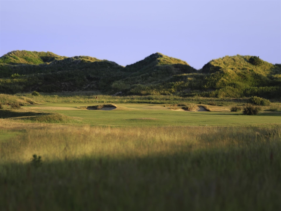 10th Green nestling in the dunes