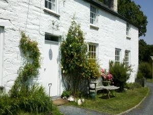 traditional welsh farmhouse