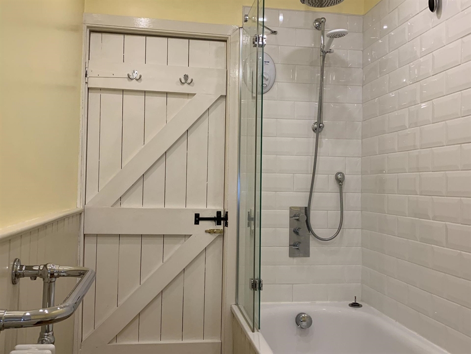 Contemporary rural and coastal holiday cottage to rent llyn Peninsula North Wales