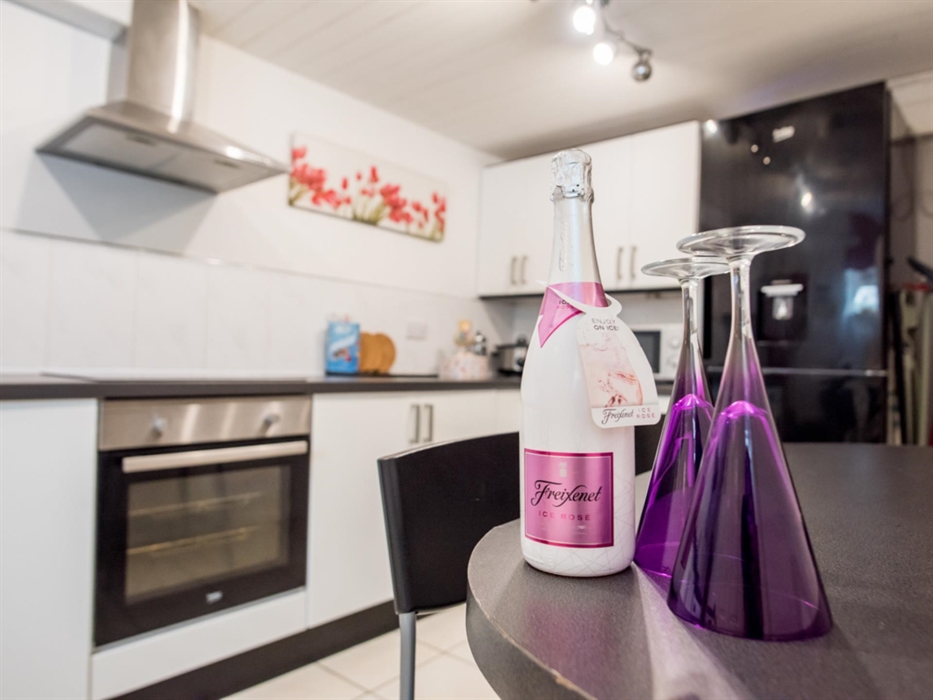 Fully Equipped Kitchen - full size fridge/freezer