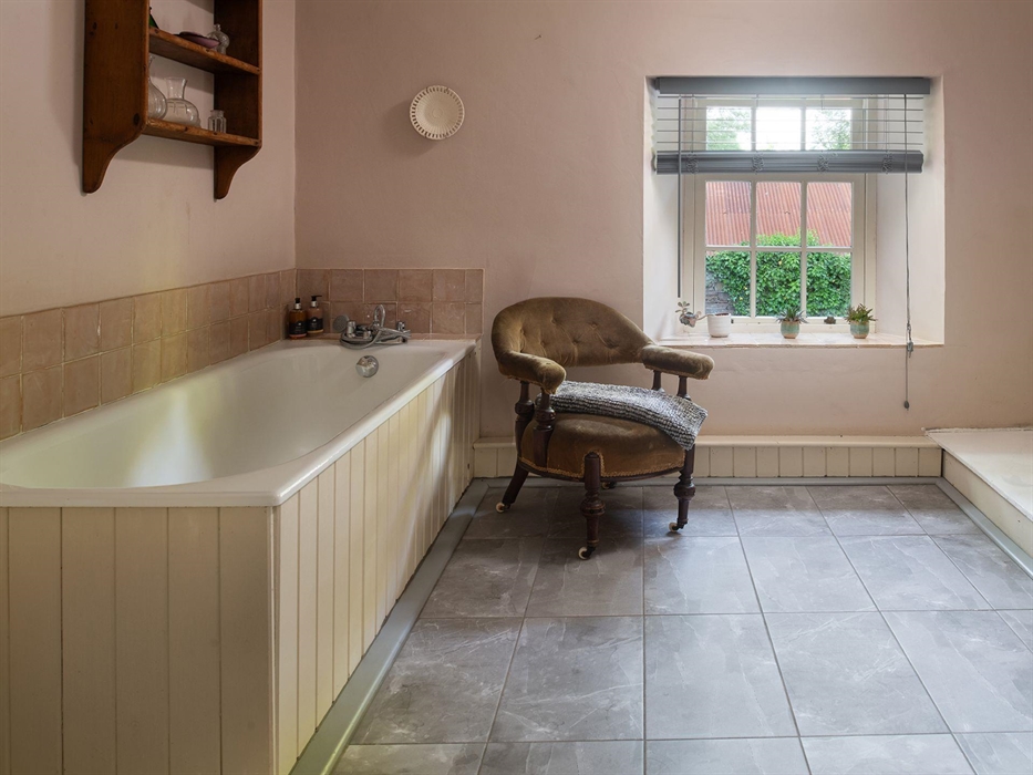 The Cors Country House