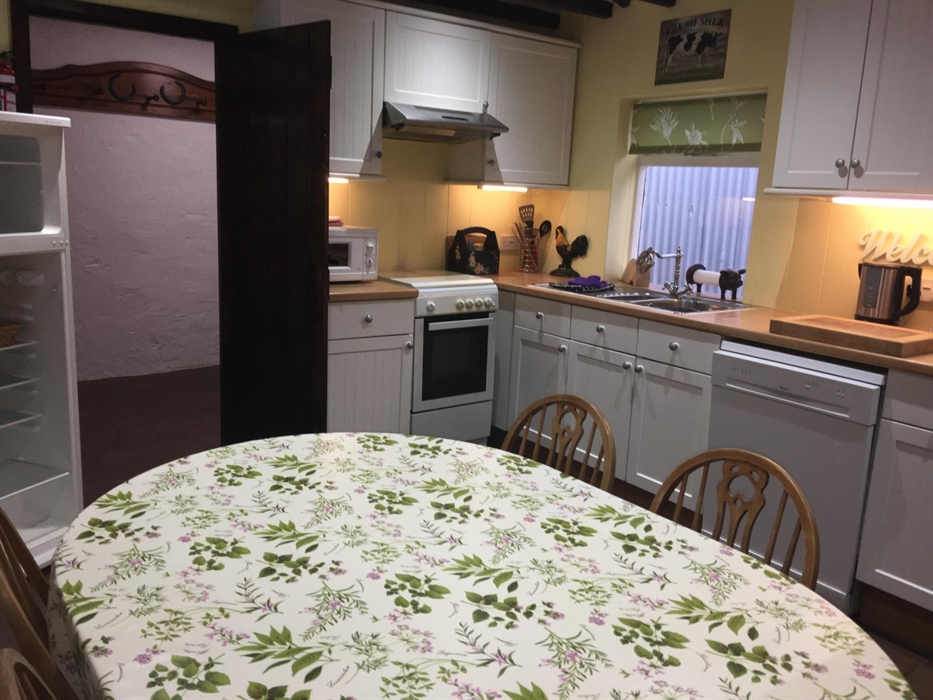 Big kitchen/ dinner, equipped with all you will need to cater during your vacation