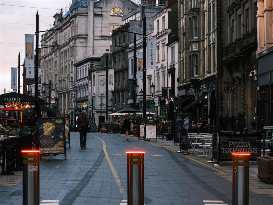 Busy pedestrianised streets in Cardiff [Photo by Taylor Floyd Mews on Unsplash]