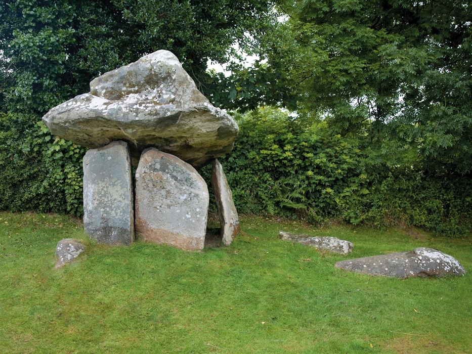 Carreg Coetan Arthur Burial Chamber