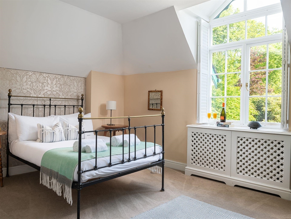 The Cors Country House