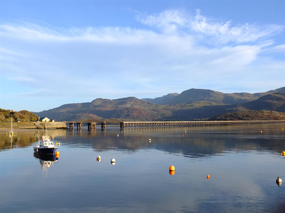 Walk from Graig Wen across Barmouth Bridge