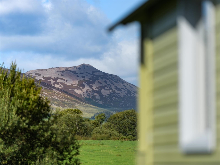 Brook Cottage Shepherd Huts - Marared www.luxuryglampingwales.co.uk