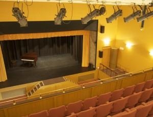 Theatr y Ddraig/Dragon Theatre