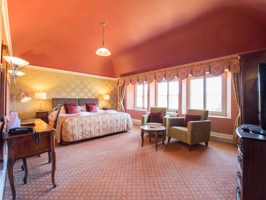 Room 23- Falcon's Rest