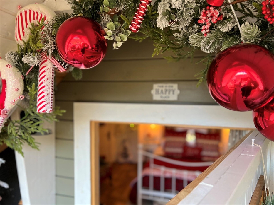 From mid November Floras Cabin is festooned with Christmas cheer. Stay with us for a truly magical break in the run up to the big day. We are also ope