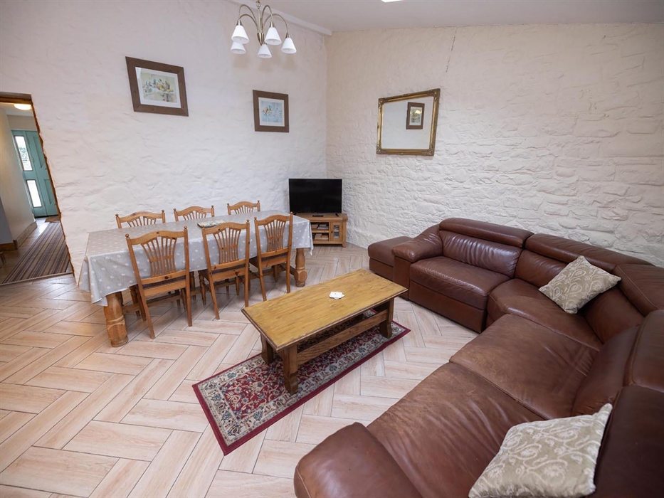 The Stables, kitchen and living space