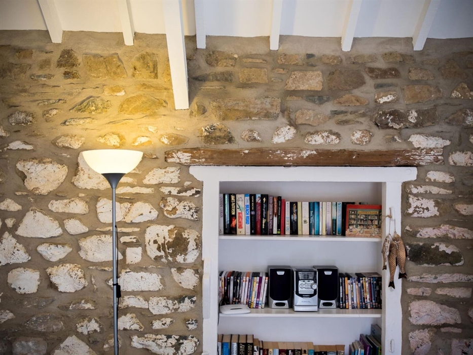 Ty Draw - Bookshelf 2