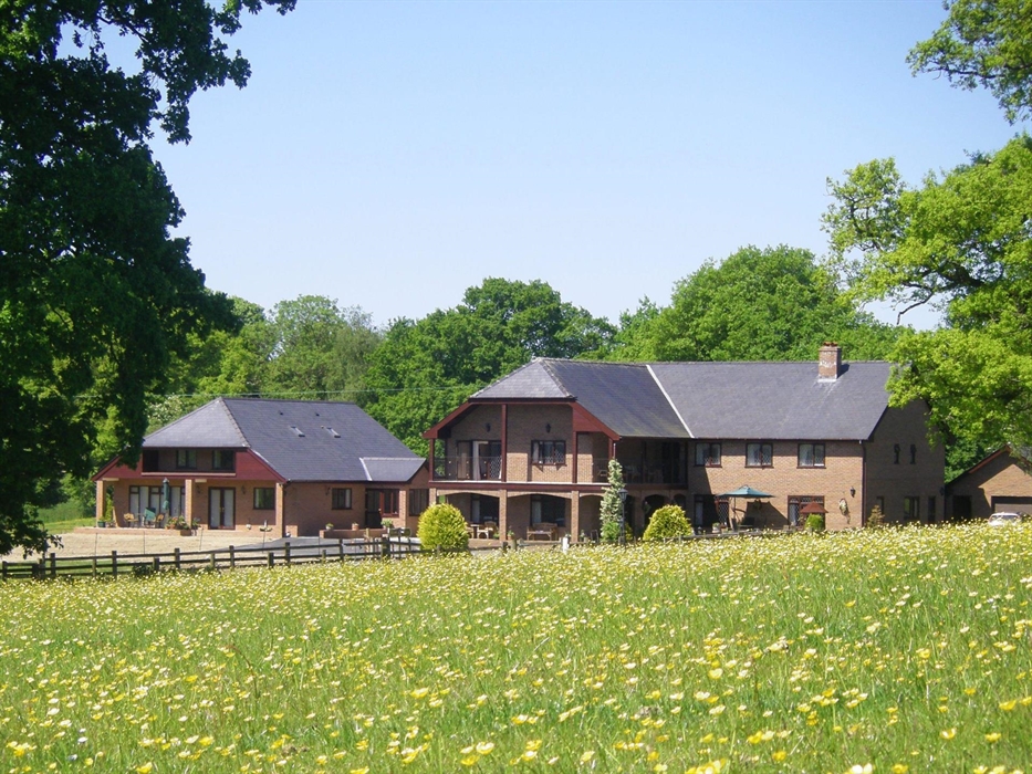 Acorn Court is nestled in the heart of the Welsh countryside, just 1½ miles from the spa town of Llandrindod Wells and 5 miles from Builth Wells and t
