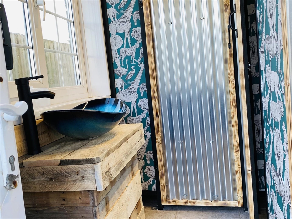 Men’s shower and toilet block