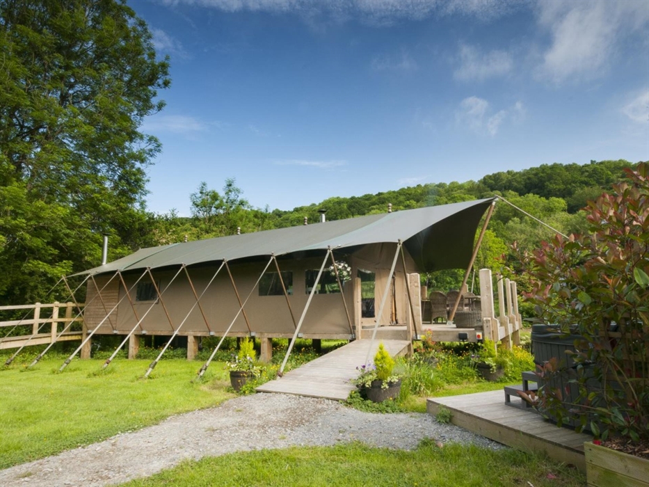 Lovely tent with 3 beds (sleeps up to 6)