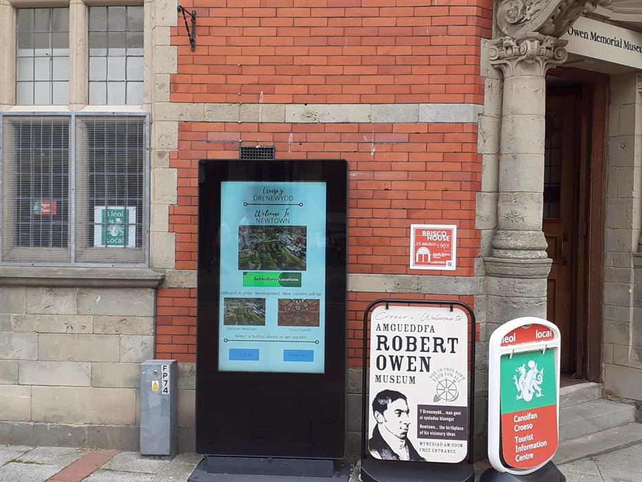 Come find us in Broad Street, Newtown with new pavement sign put out on opening times which are weekdays from 11am to 3pm