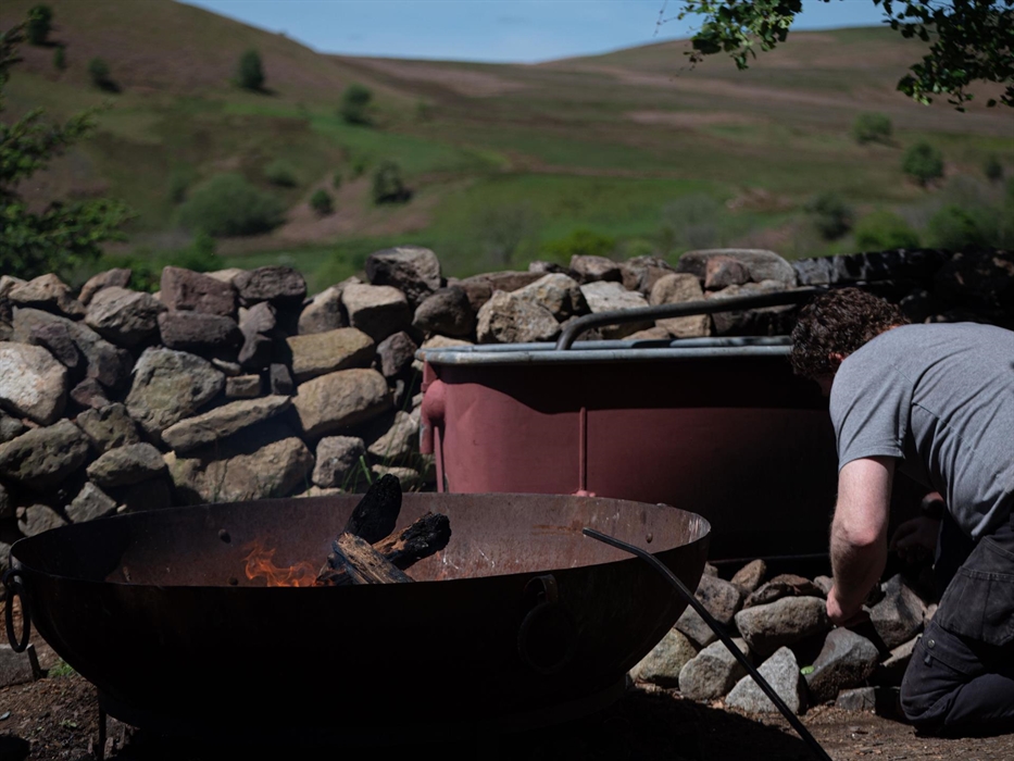 Firepit, outdoor bath, stunning views...