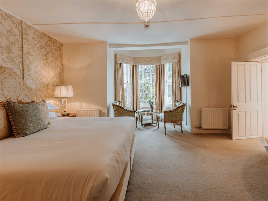 Bedroom Seven is our master suite. The largest room in the house, it enjoys a huge en-suite bathroom and is invariably chosen by the party organiser