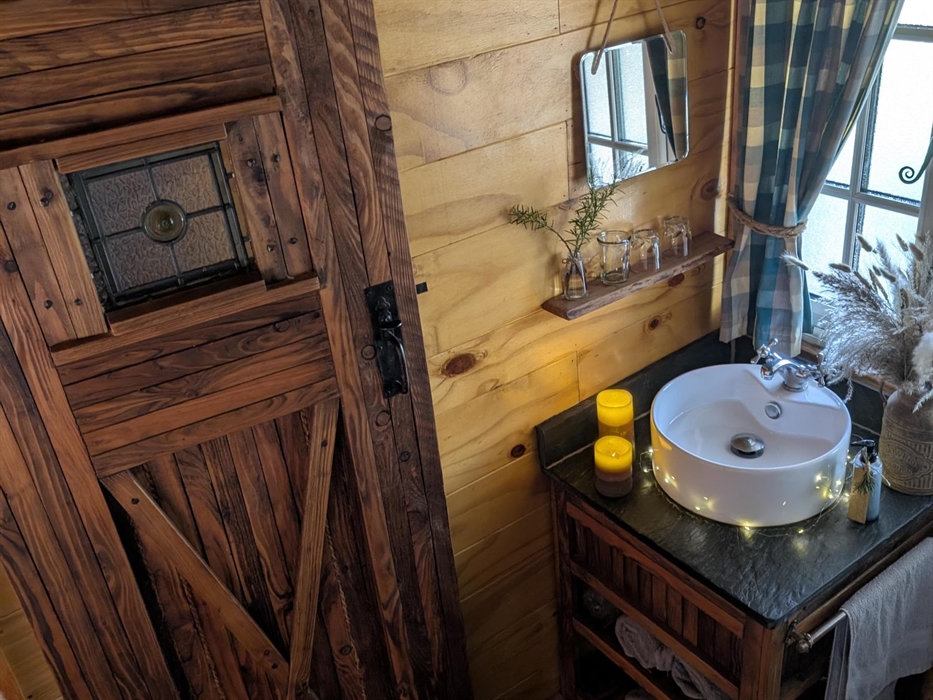 Enjoy the comforts of an inside bathroom too