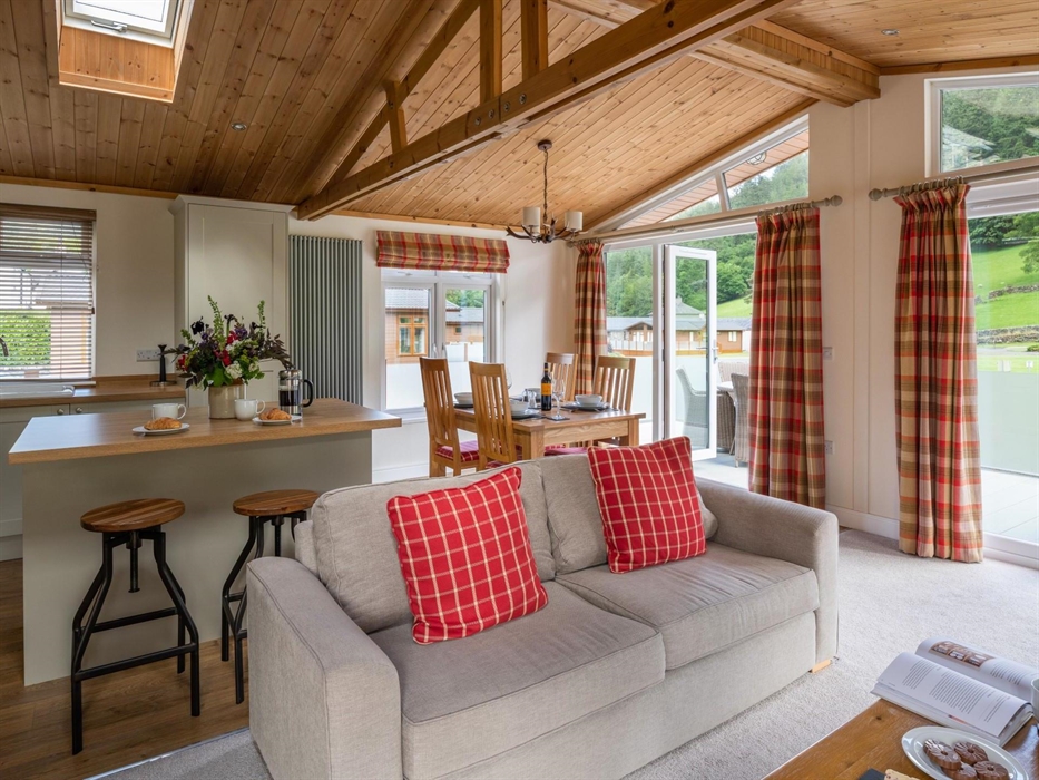 Comfy Lounge with smart tv