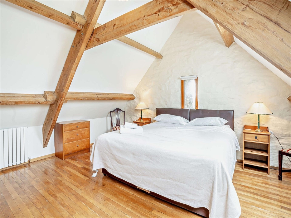 Tyn Cellar Cottage bedroom 1, superking or twin beds on request