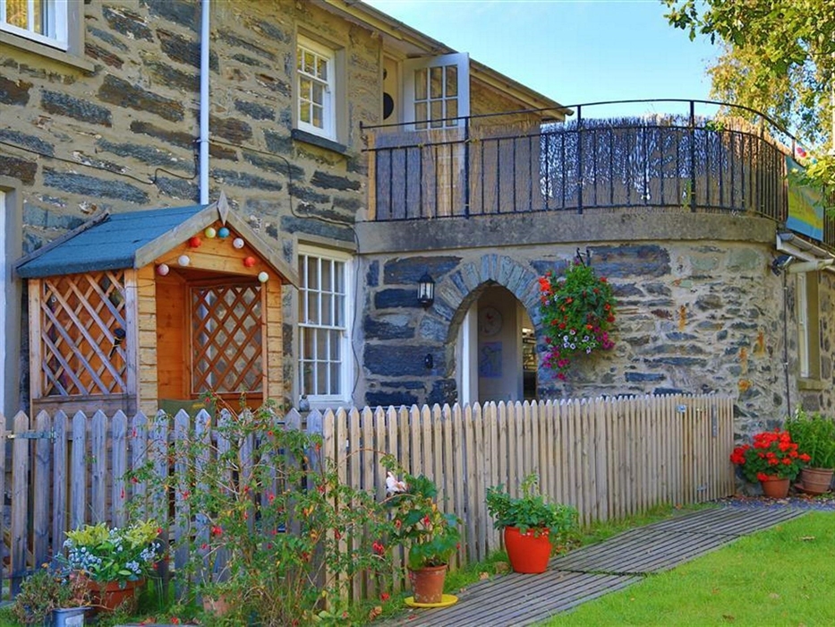1080 - Garden Flat, Porthmadog