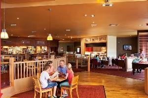 Mash and Barrel: Lounge-Bar-Cafe