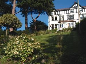 Glan Heulog Guest House