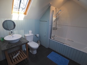 Light and bright bathroom