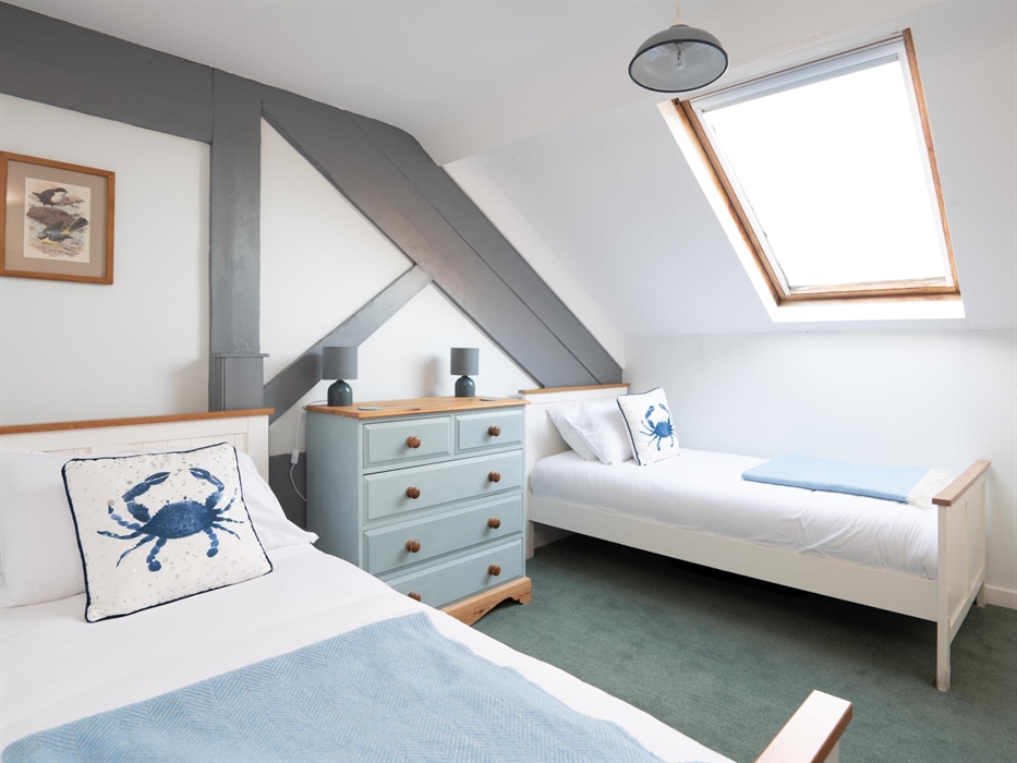 Two single beds in 5 star family holiday cottage North Wales