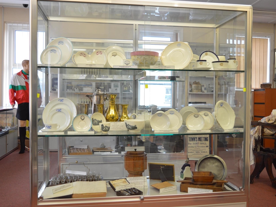 Miscellaneous Display Cabinet