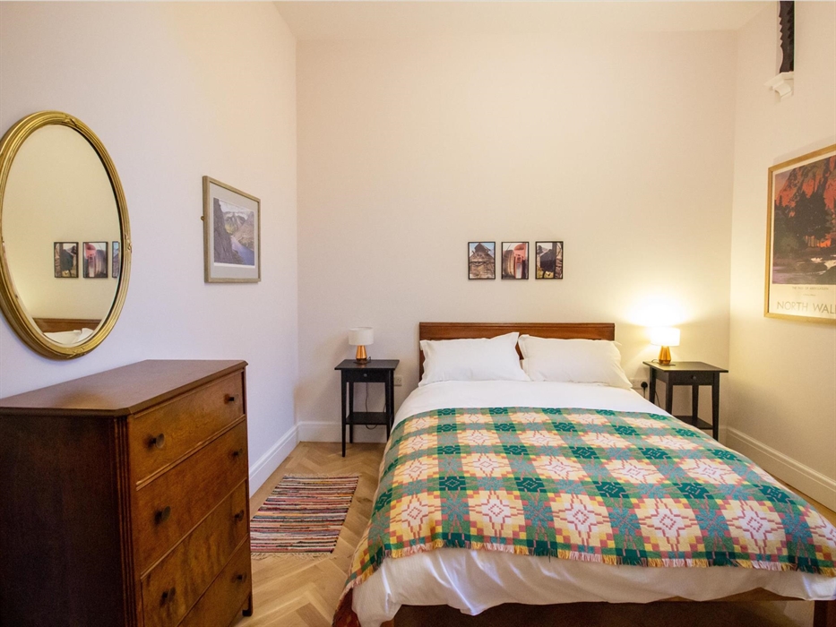 Ground floor king bedroom