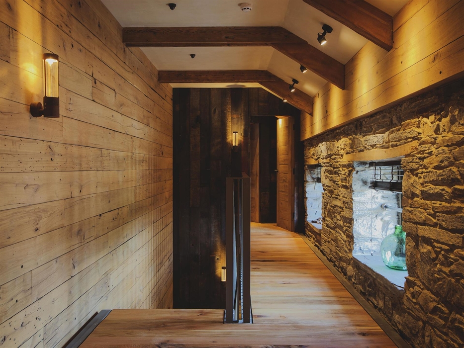 Staircase & landing area to bedrooms