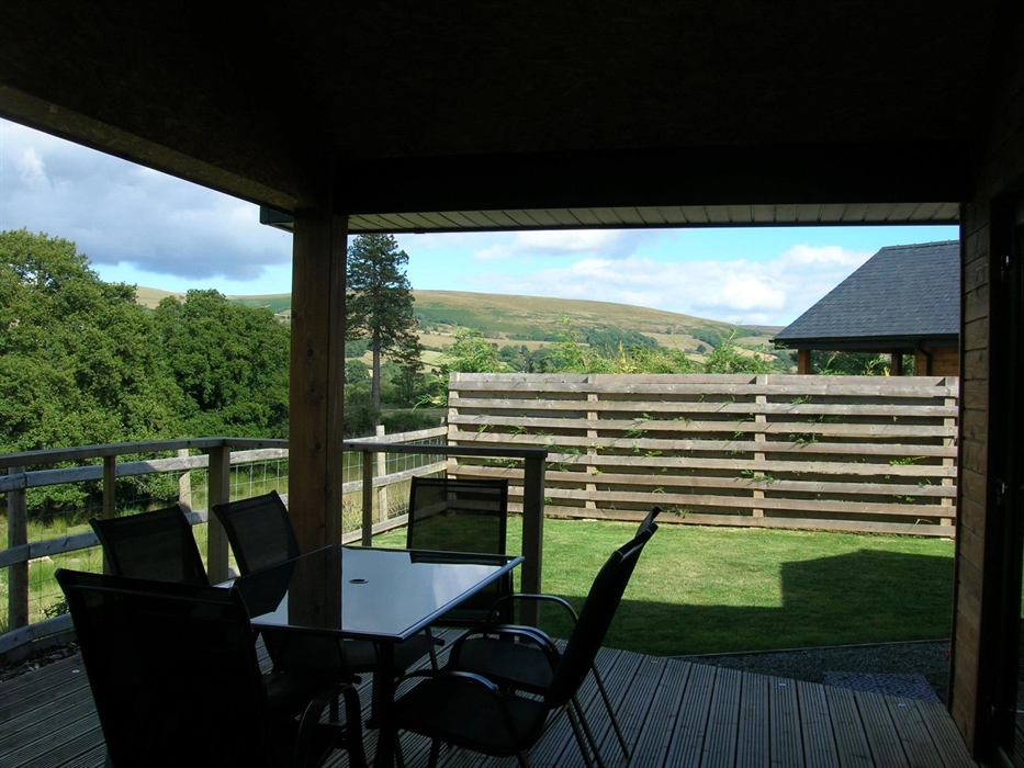 Perfect for alfresco dining.