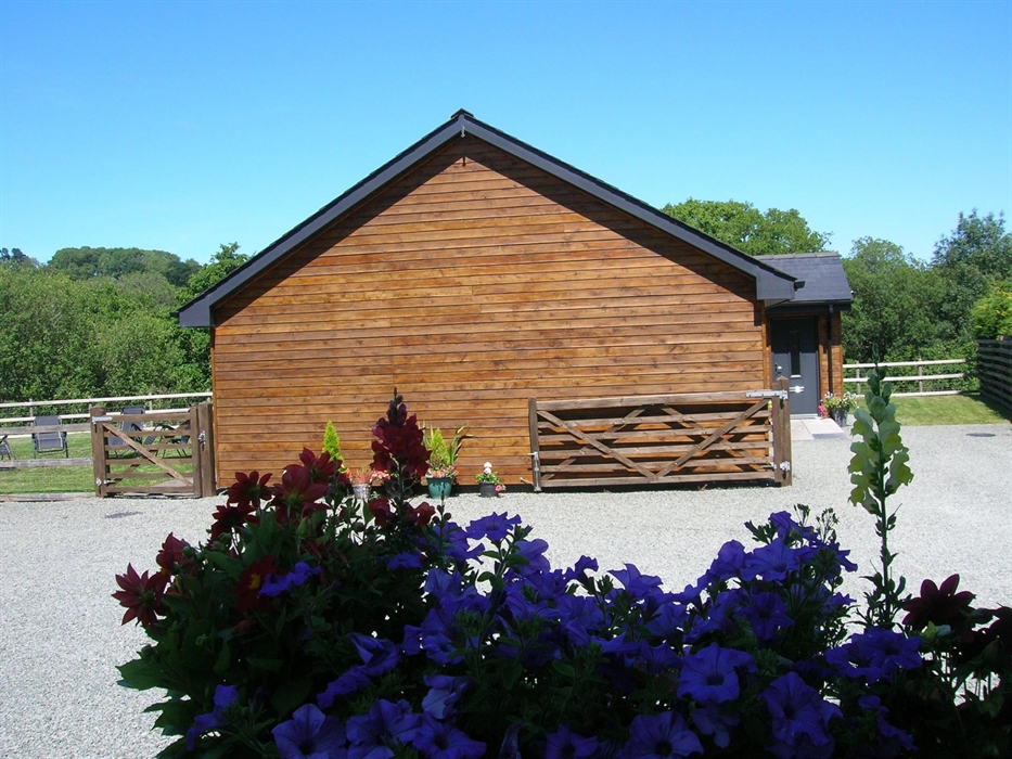 Gates can be closed.