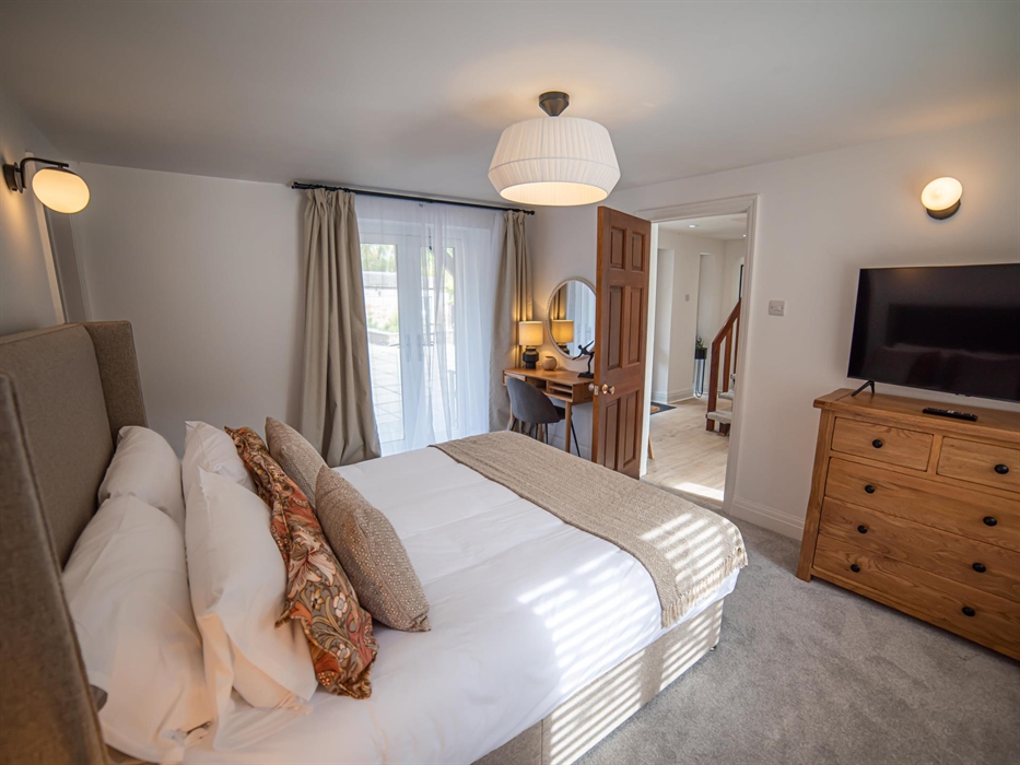 Enjoy the accessible design of Parkfields with a ground floor king-sized bedroom, ensuring comfort for all our guests.