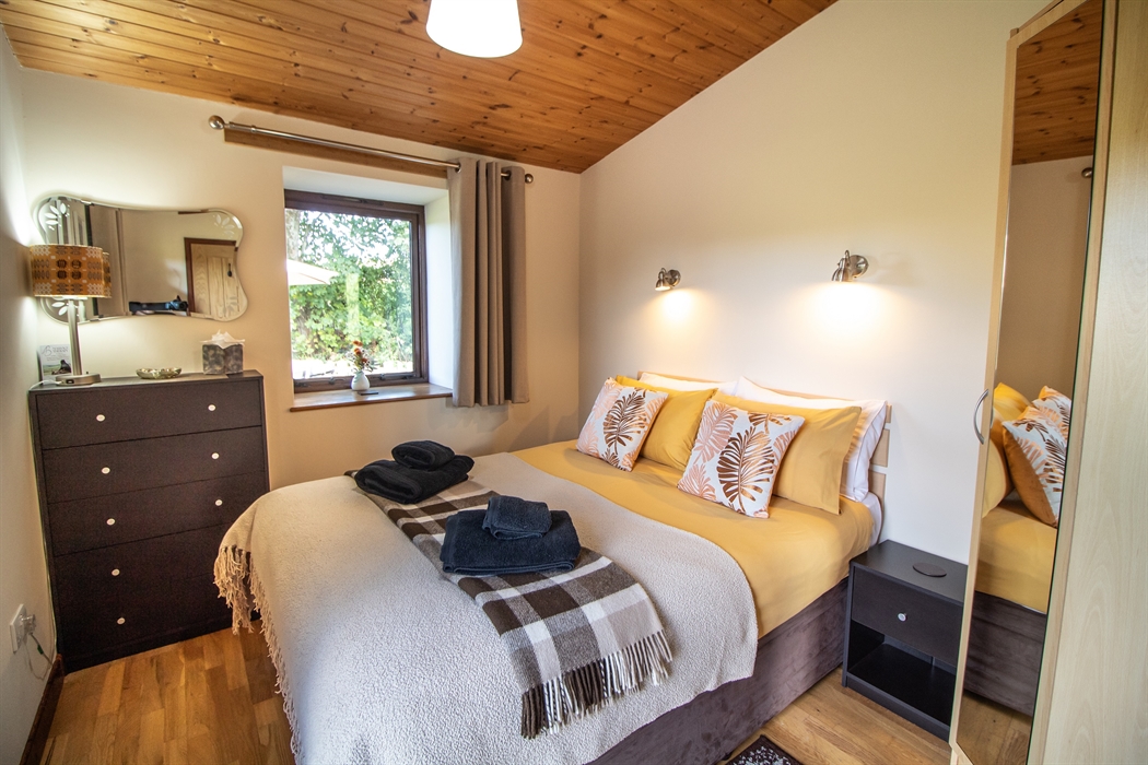 Ash Lodge and Sycamore Lodge double bedroom.