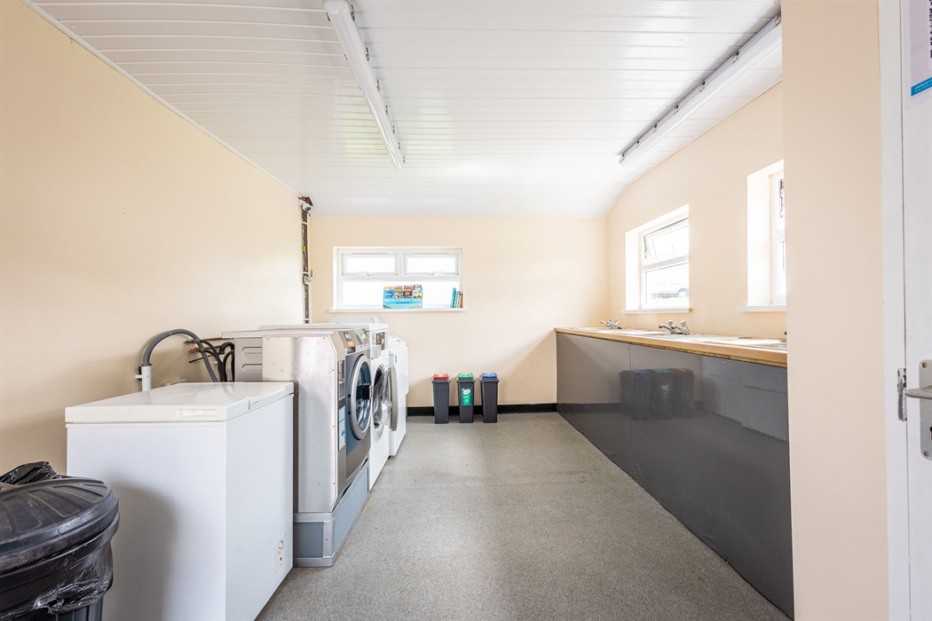 Washing up room and laundrette