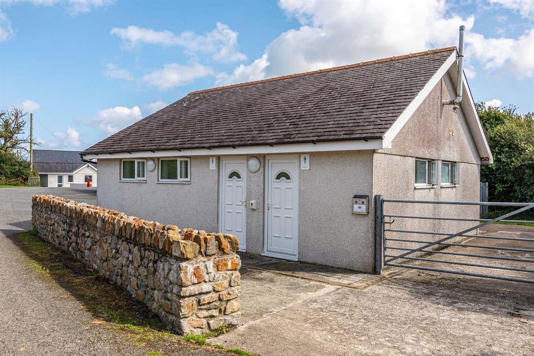 Toilet block