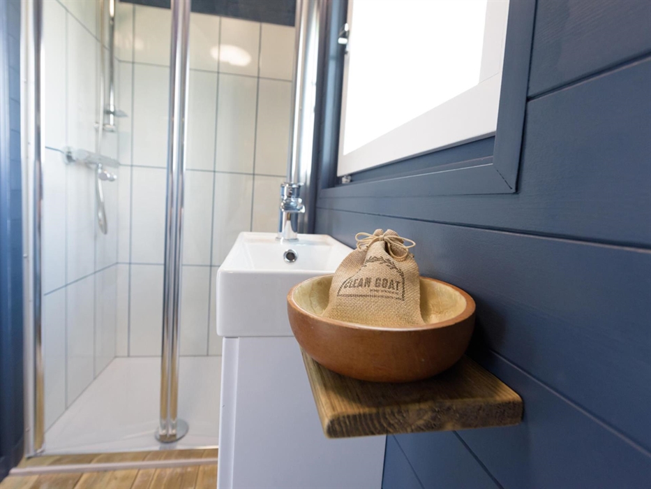 Brook Cottage Shepherd Huts - Susanna www.luxuryglampingwales.co.uk