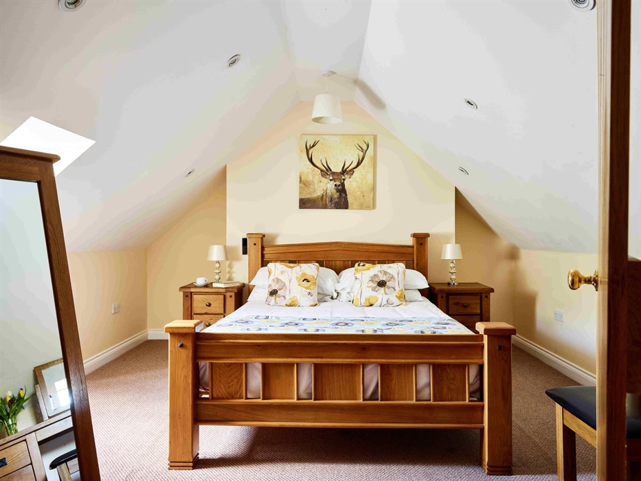 Ash Tree Cottage King Bedroom