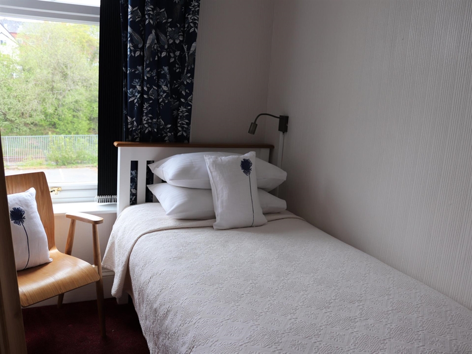 small single ensuite