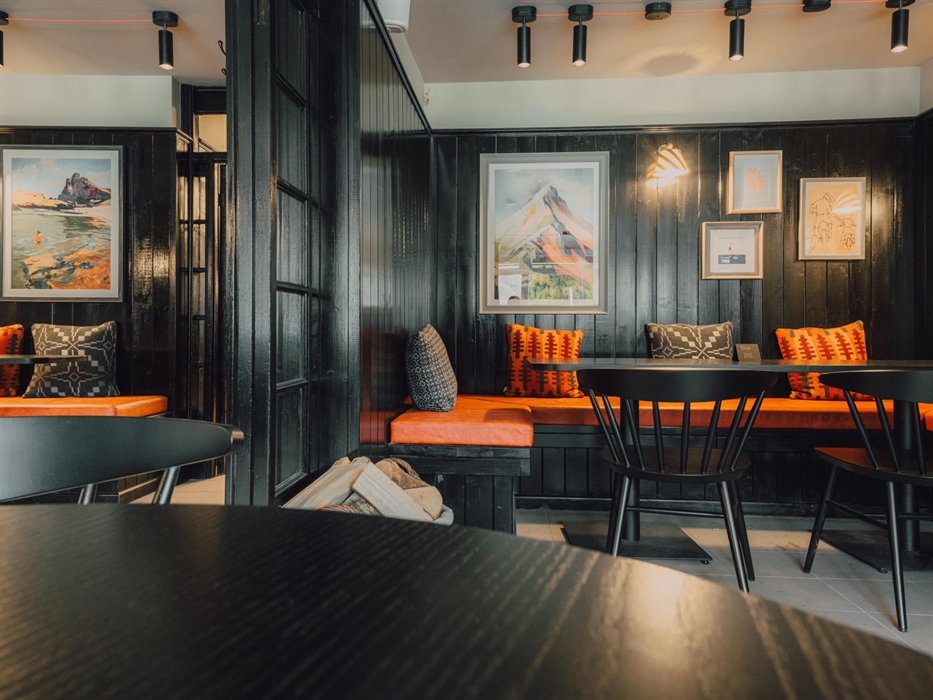 Head down to the bar to enjoy food and drinks