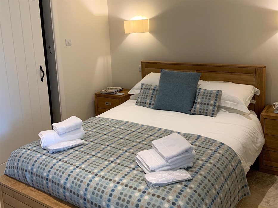 Skomer suite with lovely sea views of Whitesands Bay and the offshore islands.