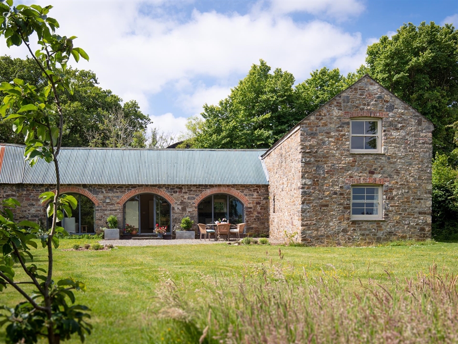 Fowborough Cottage from the lawn